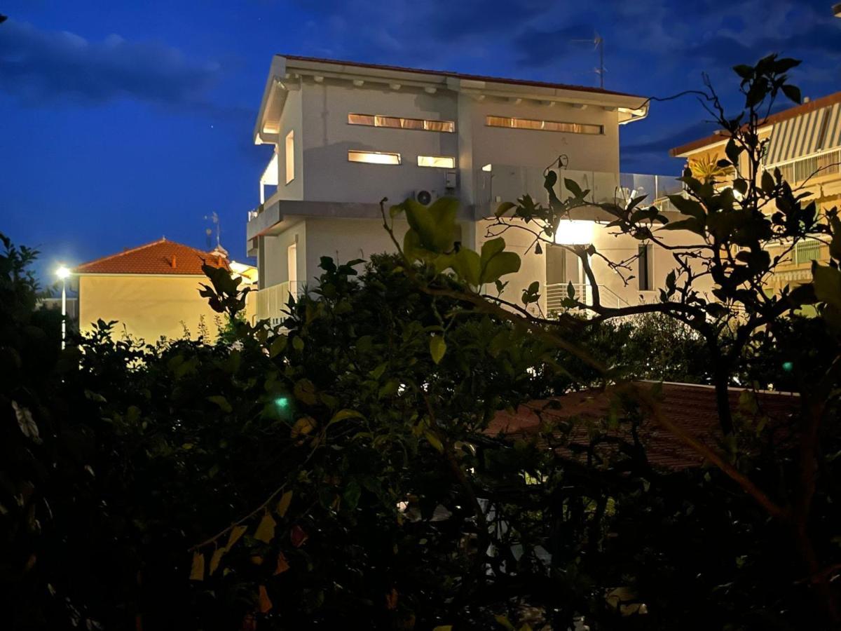 Albero Della Vita Spotorno Exterior photo